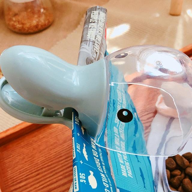 colher multifuncional para pet, colher multifuncional para cães, colher multifuncional para cachorro, colher 3 em 1, colher para ração, colher medidora de ração, mundomiauauau, miauauau